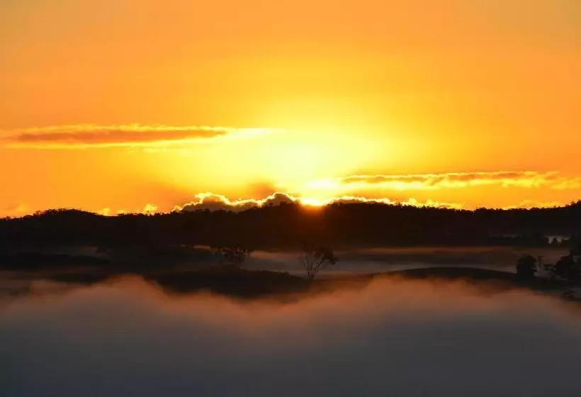 Aamiaismajoitus (B&B) Tinaroo Sunset Retreat