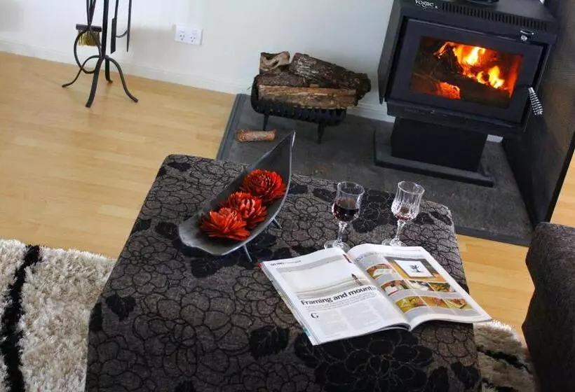 Aamiaismajoitus (B&B) Tinaroo Sunset Retreat