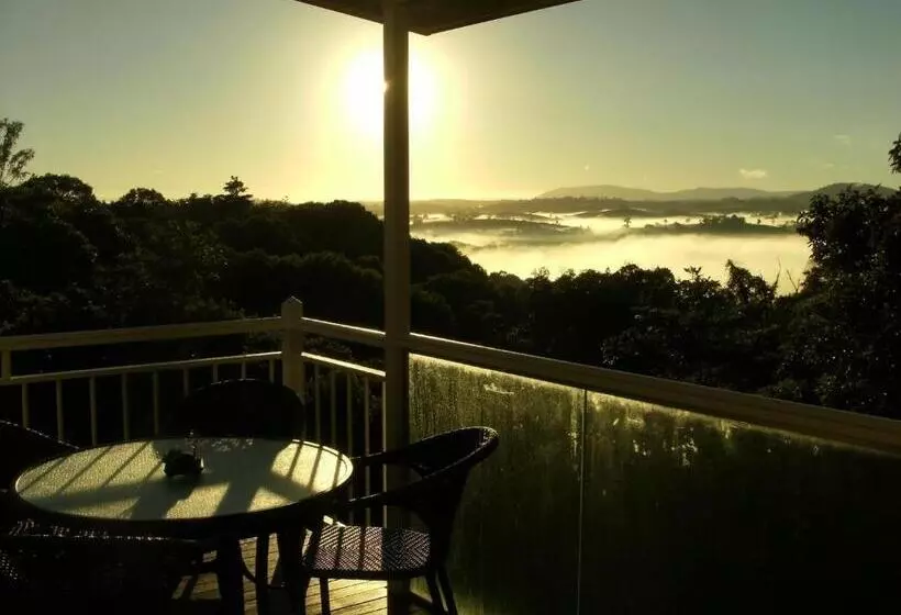 Aamiaismajoitus (B&B) Tinaroo Sunset Retreat