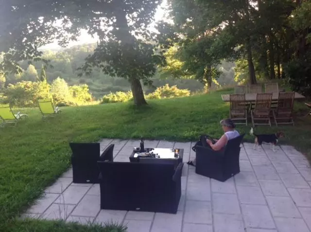 Chateau De Bellevue B&b Et Appartements Avec Piscine Chauffée Et Chambres Partout Climatisées