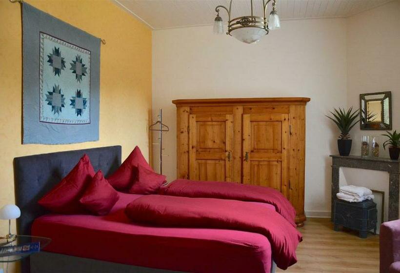 Chateau De Bellevue B&b Et Appartements Avec Piscine Chauffée Et Chambres Partout Climatisées