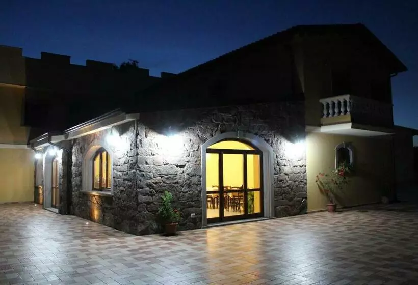 ホテル Agriturismo Pialza
