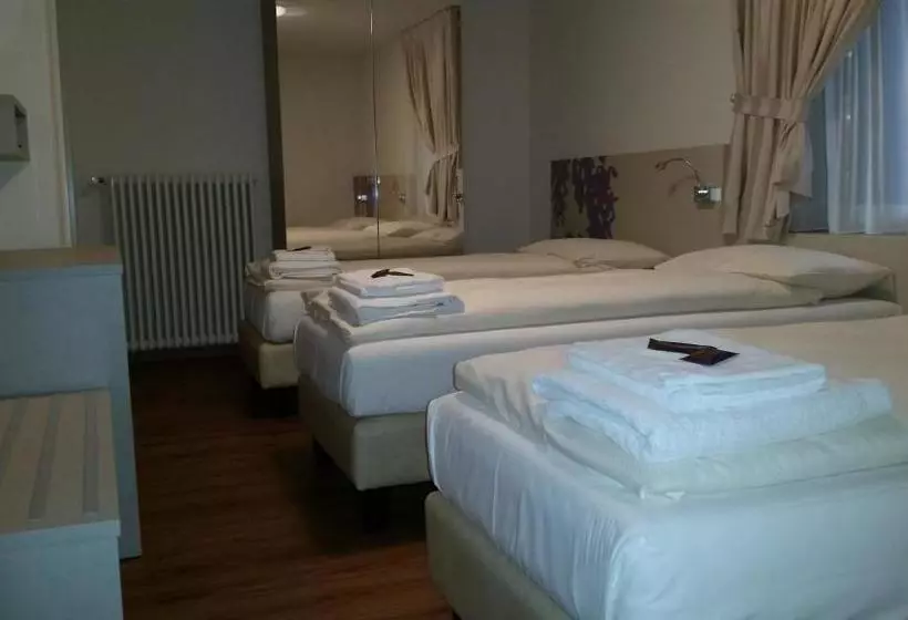 ホテル Ristorante Stazione Con Alloggio