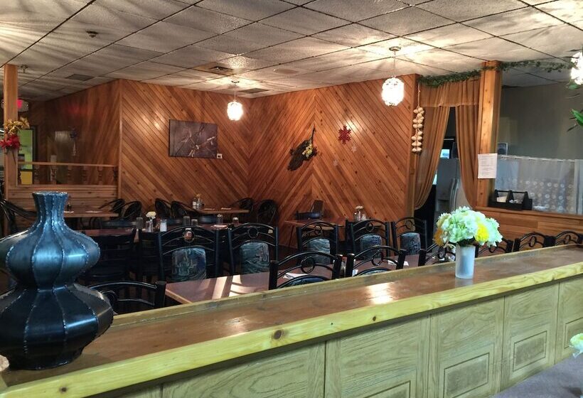 酒店 Villagers Inn