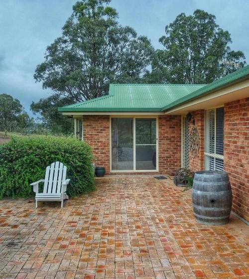 Отель Waterfall Way Farmstay