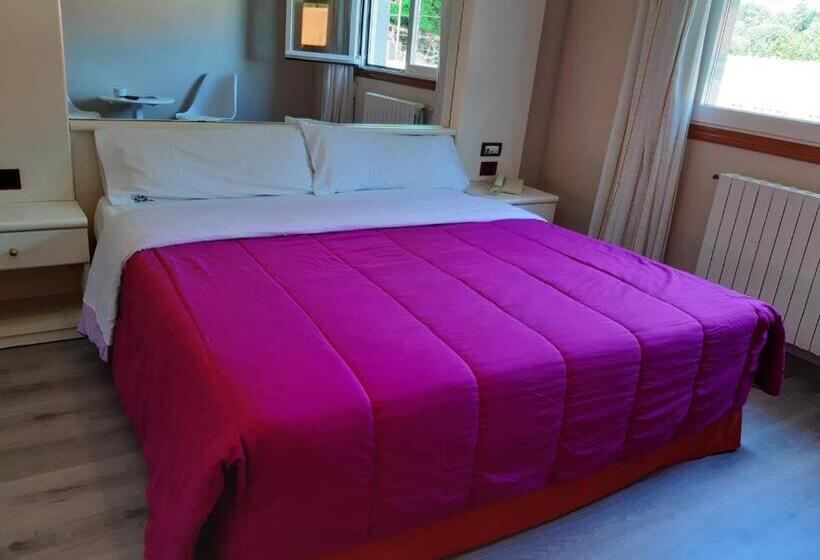 Motel Cancun Barbadas Ourense