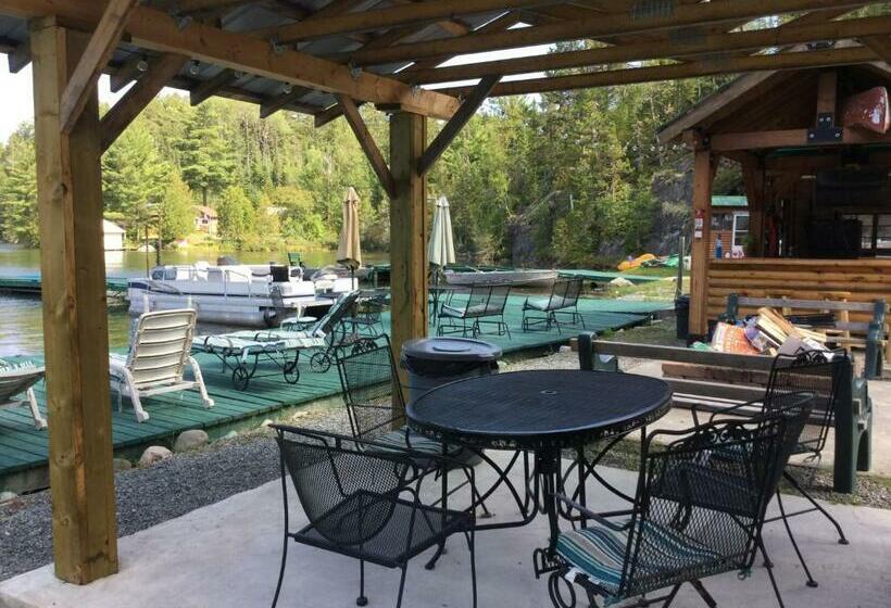 モーテル Muskie Bay Resort