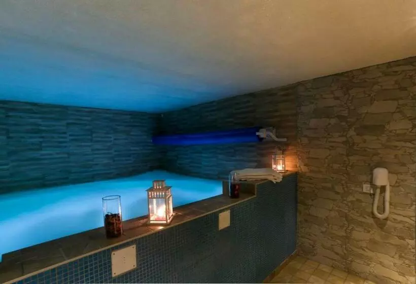ペンション Castello Di Marano Sul Panaro   Room & Breakfast