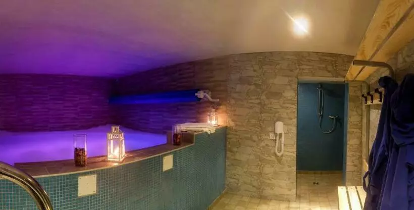 ペンション Castello Di Marano Sul Panaro   Room & Breakfast