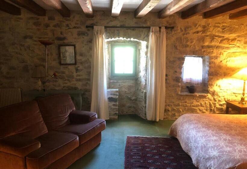 פנסיון Mas De Bombequiols