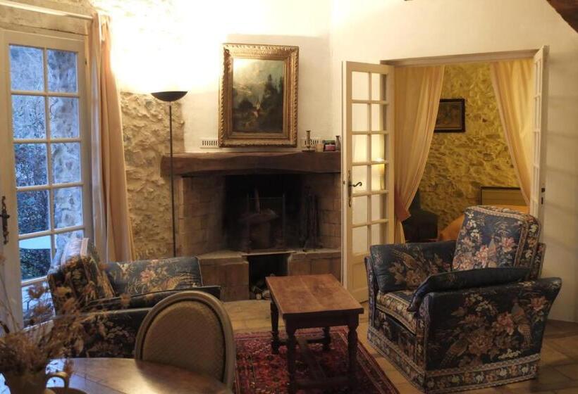 פנסיון Mas De Bombequiols