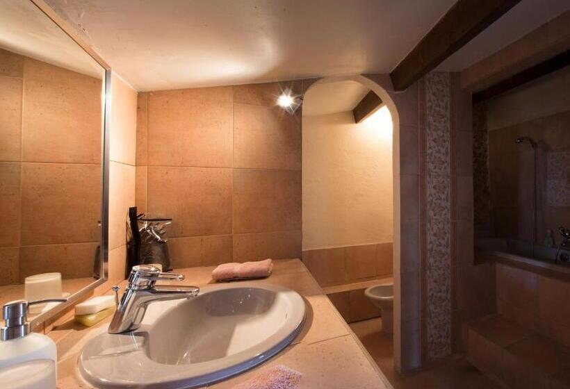 פנסיון Mas De Bombequiols