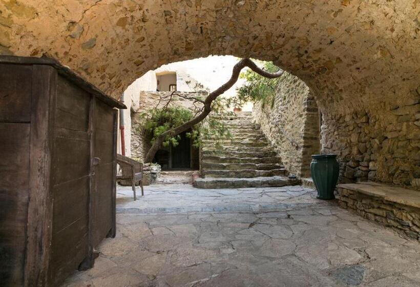 פנסיון Mas De Bombequiols