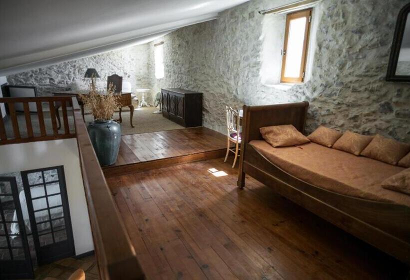 פנסיון Mas De Bombequiols