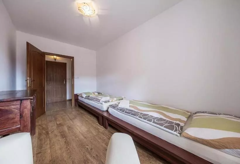 Majatalo Penzion Mnich