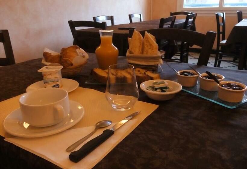 הוסטל Auberge Armoricaine