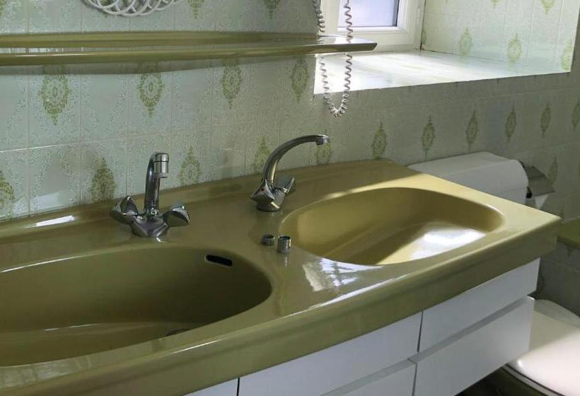 הוסטל Auberge Armoricaine