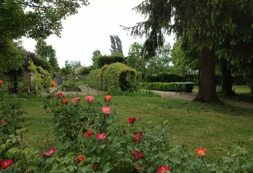 Aamiaismajoitus (B&B) Chambres D Hôtes Grand Bouy