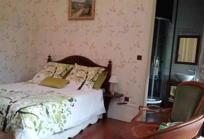 ベッドアンドブレックファースト Château Des Marronniers