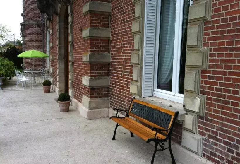 ベッドアンドブレックファースト Château Des Marronniers