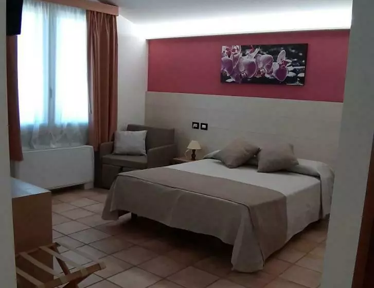 ホテル Agriturismo Pituello