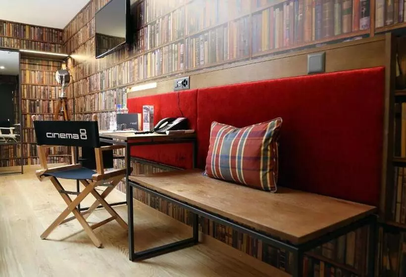 Hotelli Cinema 8