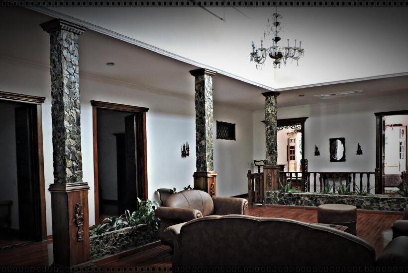 هتل Las Marías Family Home