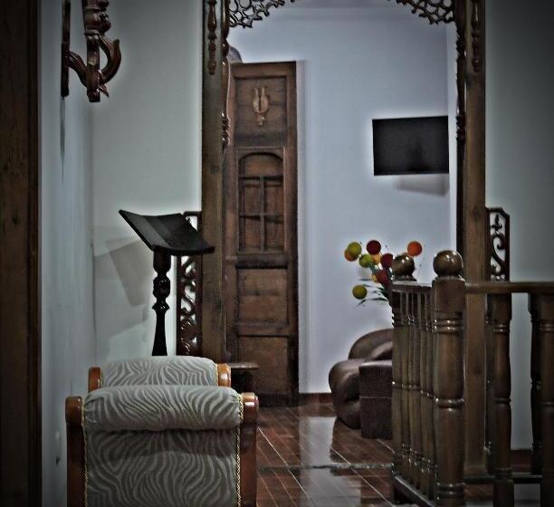 هتل Las Marías Family Home