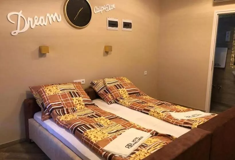 ペンション Barna Bár Motel&apartman