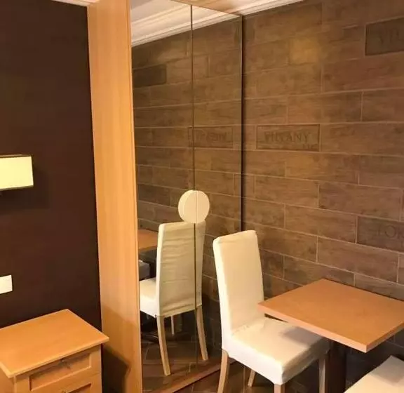 ペンション Barna Bár Motel&apartman