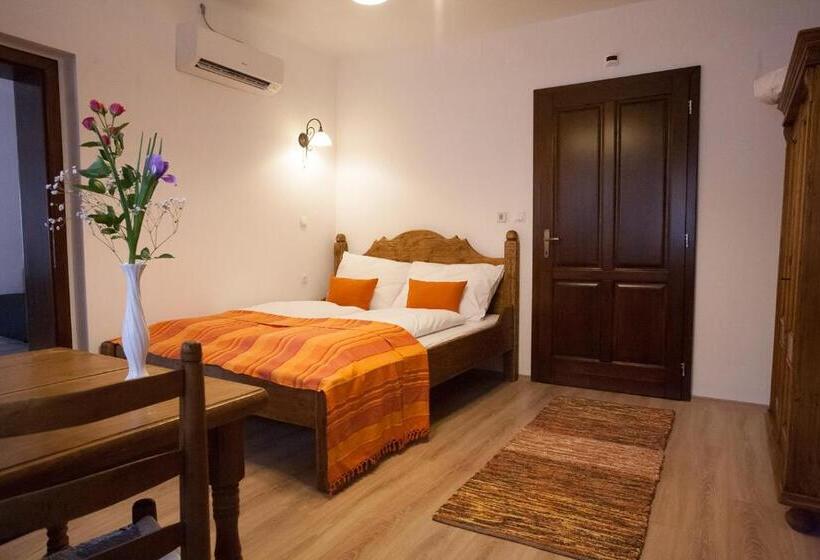 פנסיון Maushaus