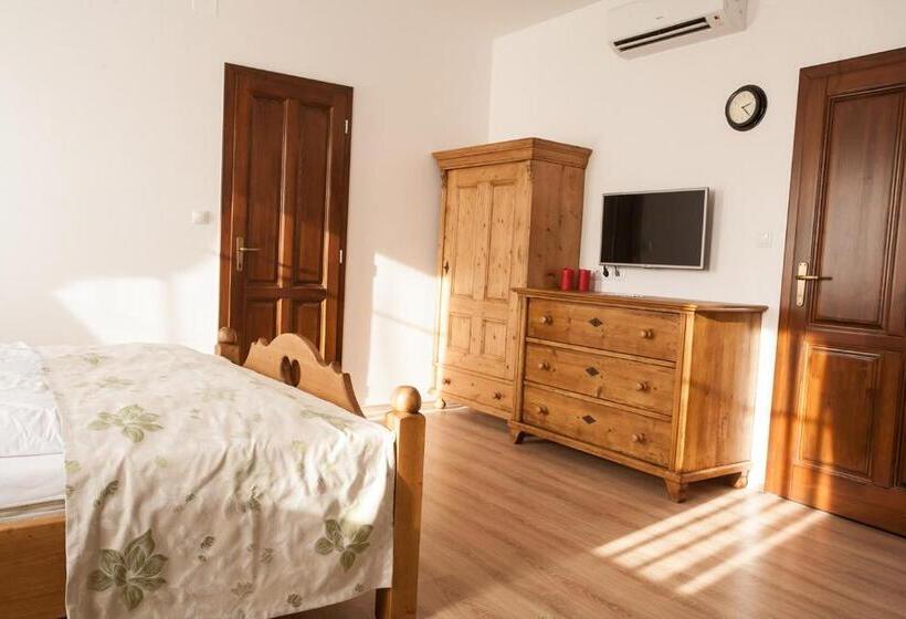 פנסיון Maushaus