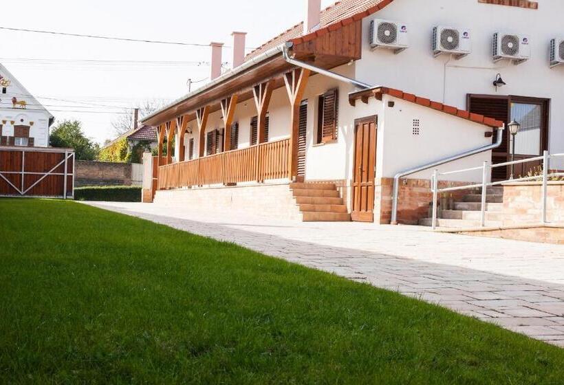 פנסיון Maushaus