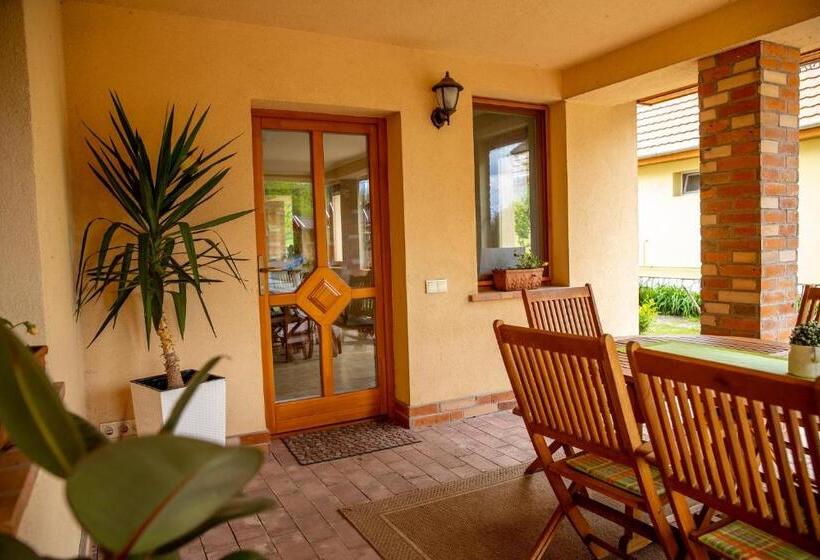 פנסיון Mézes Vendégház és Apiterápiás Központ