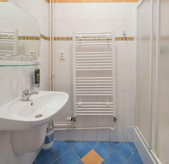 Majatalo Penzion A Restaurace Lemberk