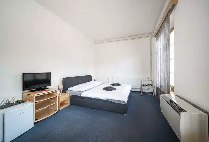 Majatalo Penzion A Restaurace Lemberk