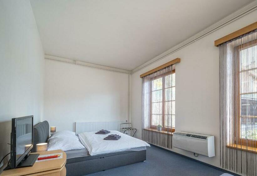 Пансион Penzion A Restaurace Lemberk