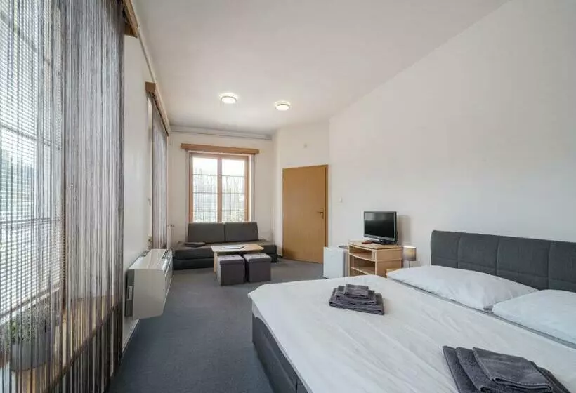 Majatalo Penzion A Restaurace Lemberk