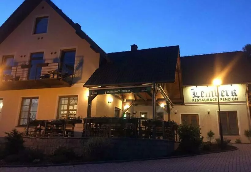 Majatalo Penzion A Restaurace Lemberk