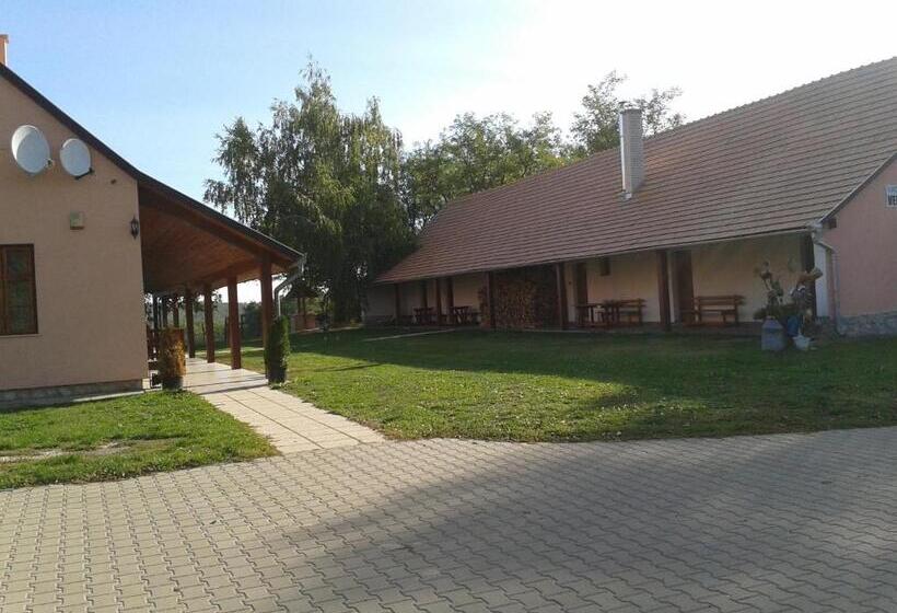 펜션 Vadaspuszta Vendeghaz