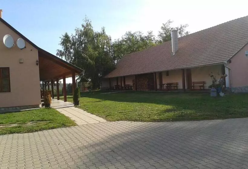 Majatalo Vadaspuszta Vendeghaz