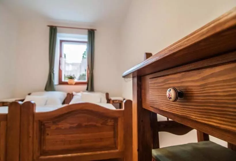 Majatalo Zsirai Guest House