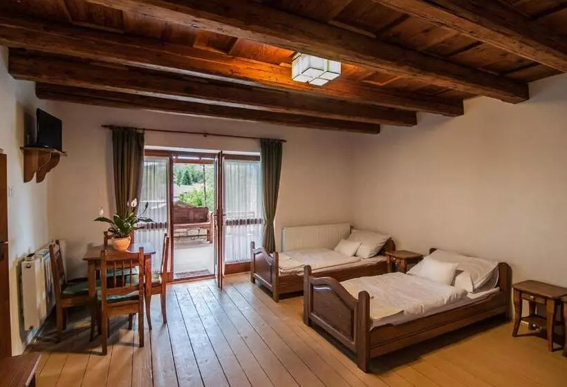 Majatalo Zsirai Guest House