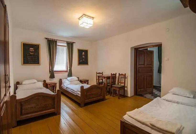 Majatalo Zsirai Guest House