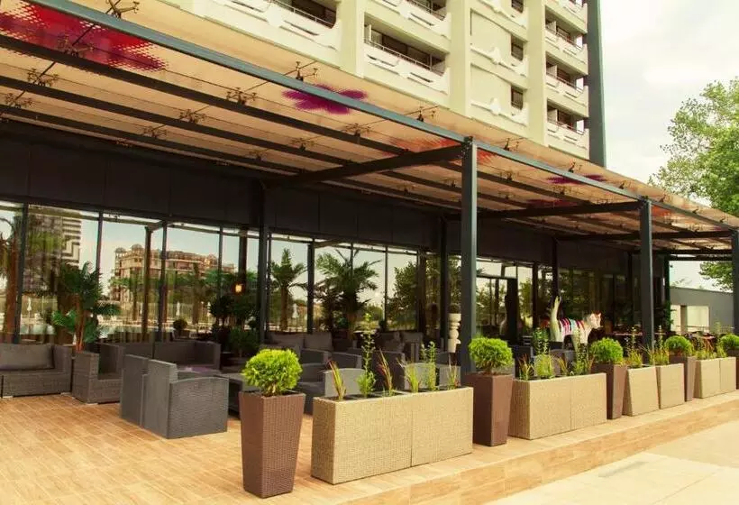 Europe Hotel & Casino All Inclusive