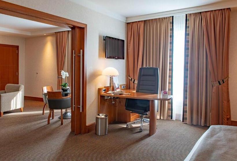 ホテル Crowne Plaza Brussels Airport, An Ihg