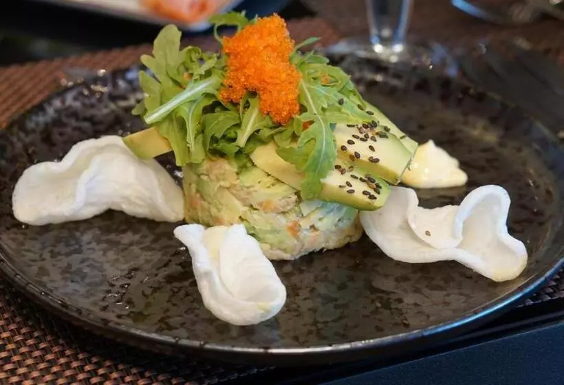 Отель Dit Majestic Beach Resort