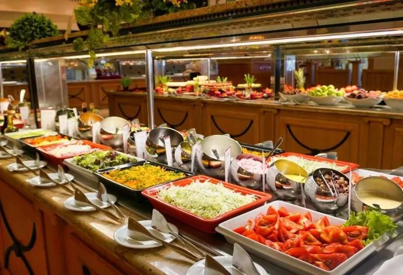 Отель Dit Majestic Beach Resort