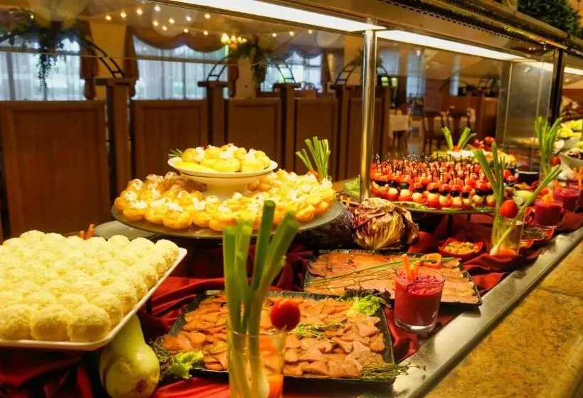 Отель Dit Majestic Beach Resort