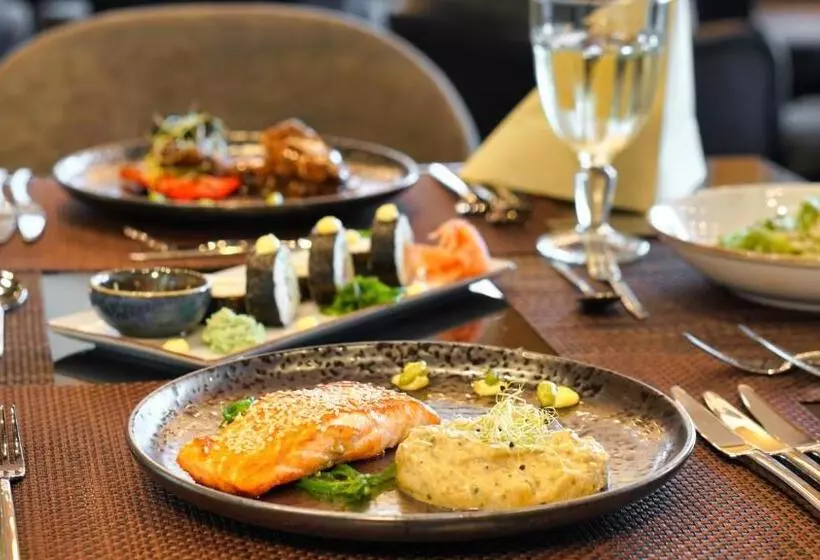 Отель Dit Majestic Beach Resort